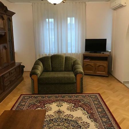Gabor Pal 1 Apartman 2 Szoba Dunafoldvar Dış mekan fotoğraf