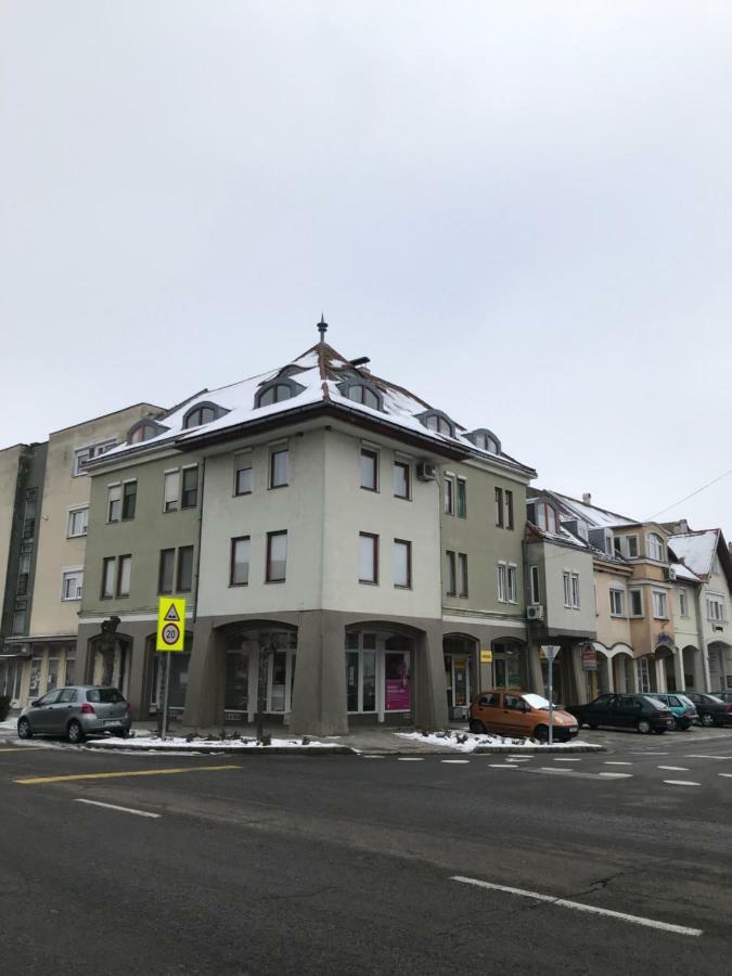 Gabor Pal 1 Apartman 2 Szoba Dunafoldvar Dış mekan fotoğraf